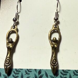 🧚🏻‍♀️ Bronze and silver tone Goddess Spiral Earrings